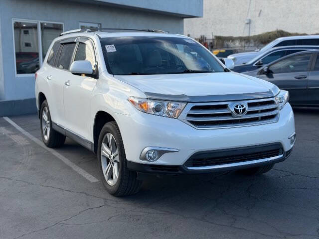 Used 2012 Toyota Highlander Limited w/ Tow Pkg FWD image 1