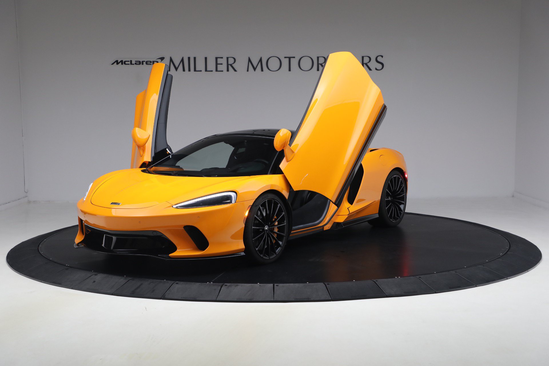 Used 2023 McLaren GT RWD image 26