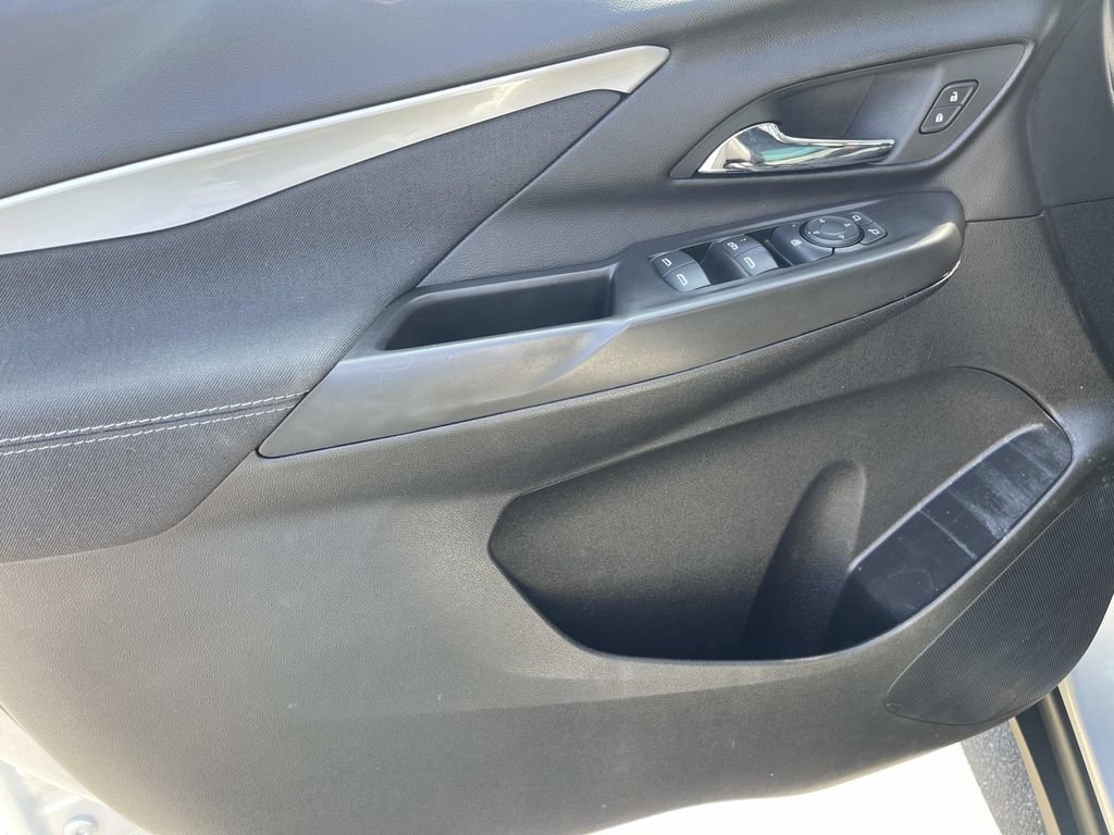 Used 2023 Chevrolet Bolt LT FWD image 15
