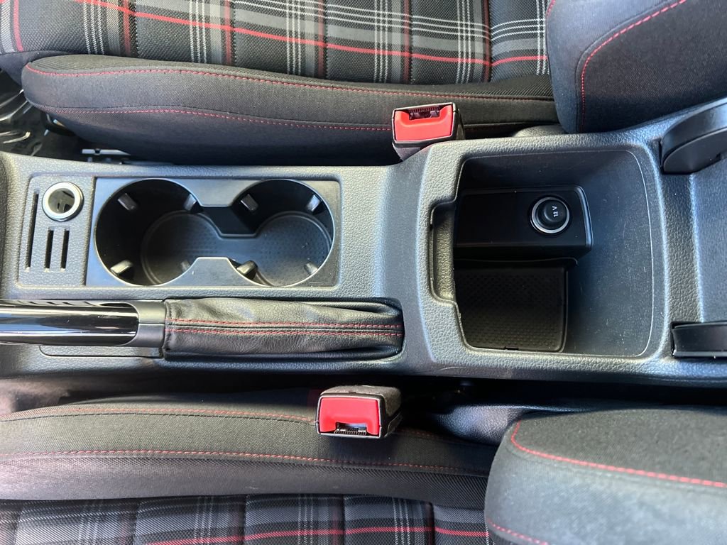 Used 2017 Volkswagen GTI Sport image 23