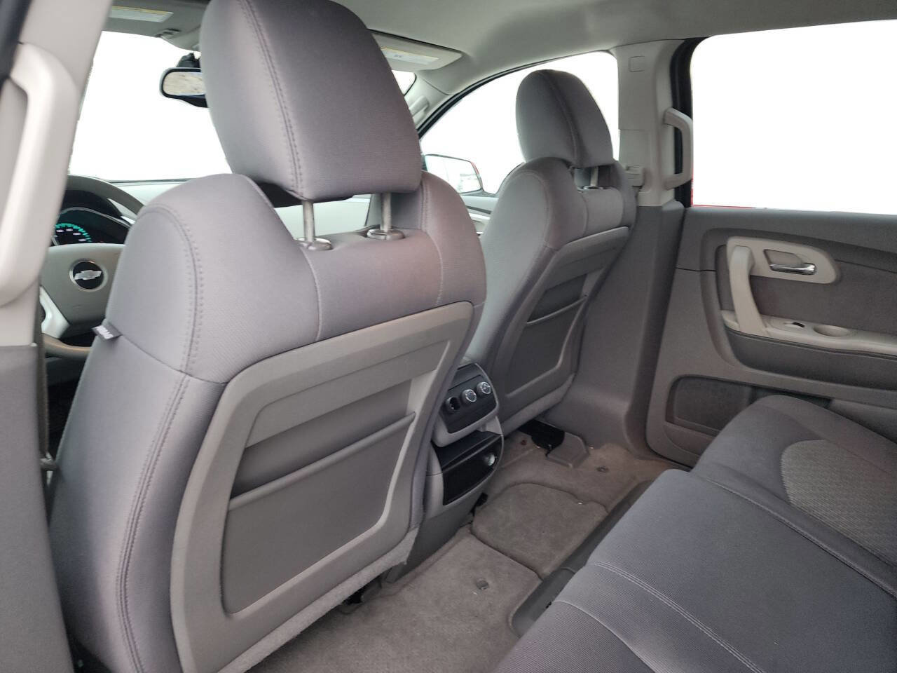 Used 2010 Chevrolet Traverse LS FWD image 19