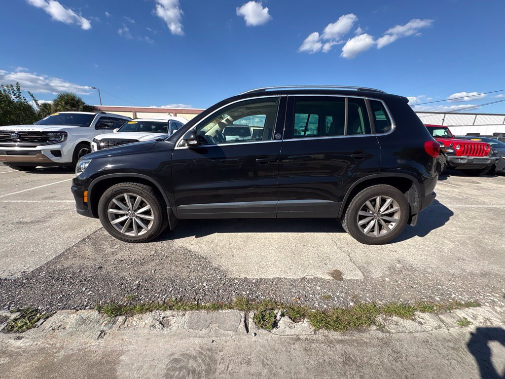 Used 2017 Volkswagen Tiguan Wolfsburg Edition AWD/4WD image 6