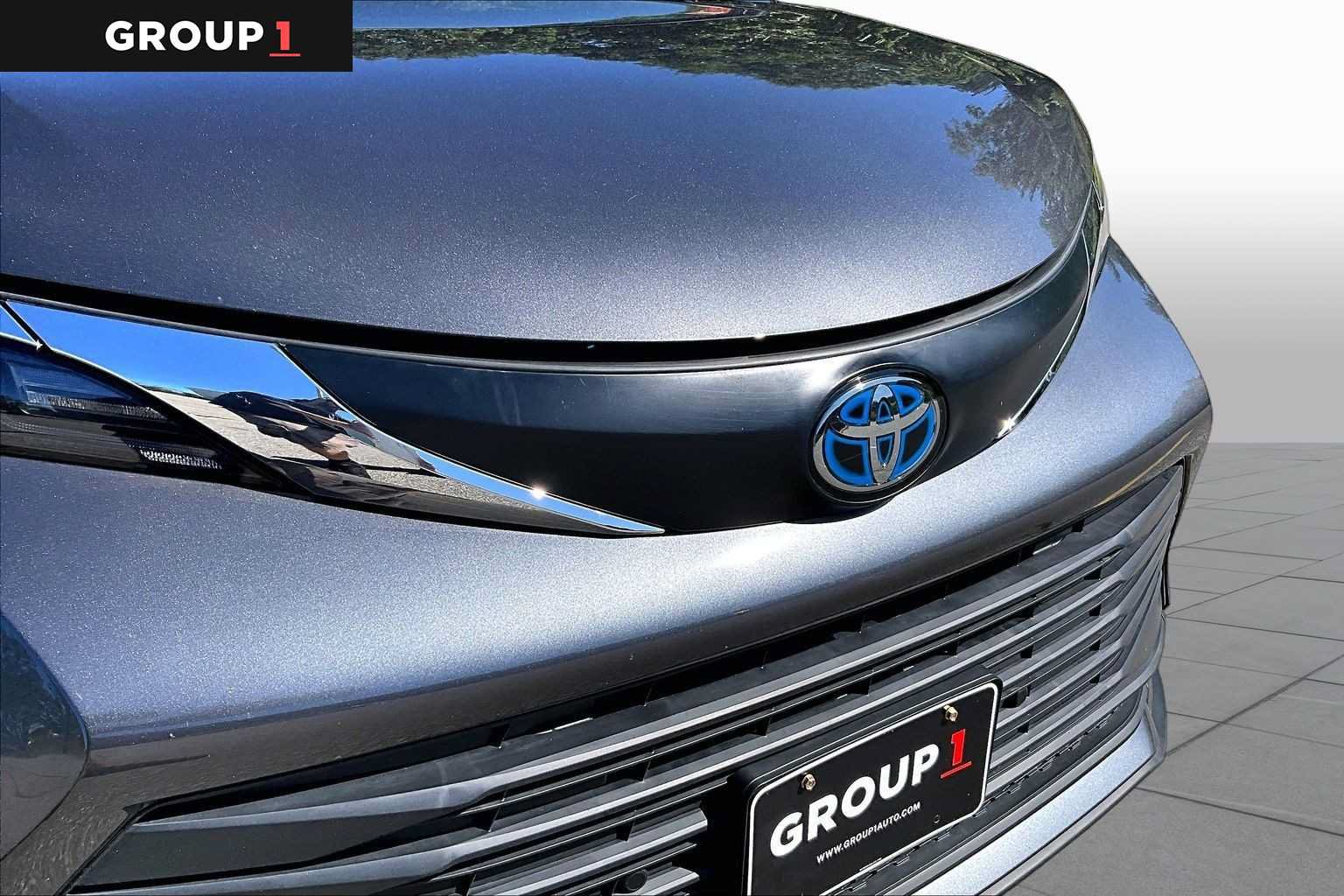 Used 2025 Toyota Sienna XLE AWD/4WD image 32