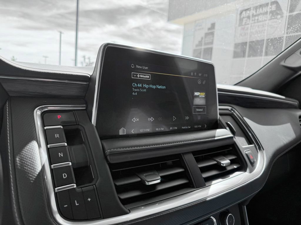 Used 2023 Chevrolet Suburban Premier image 21