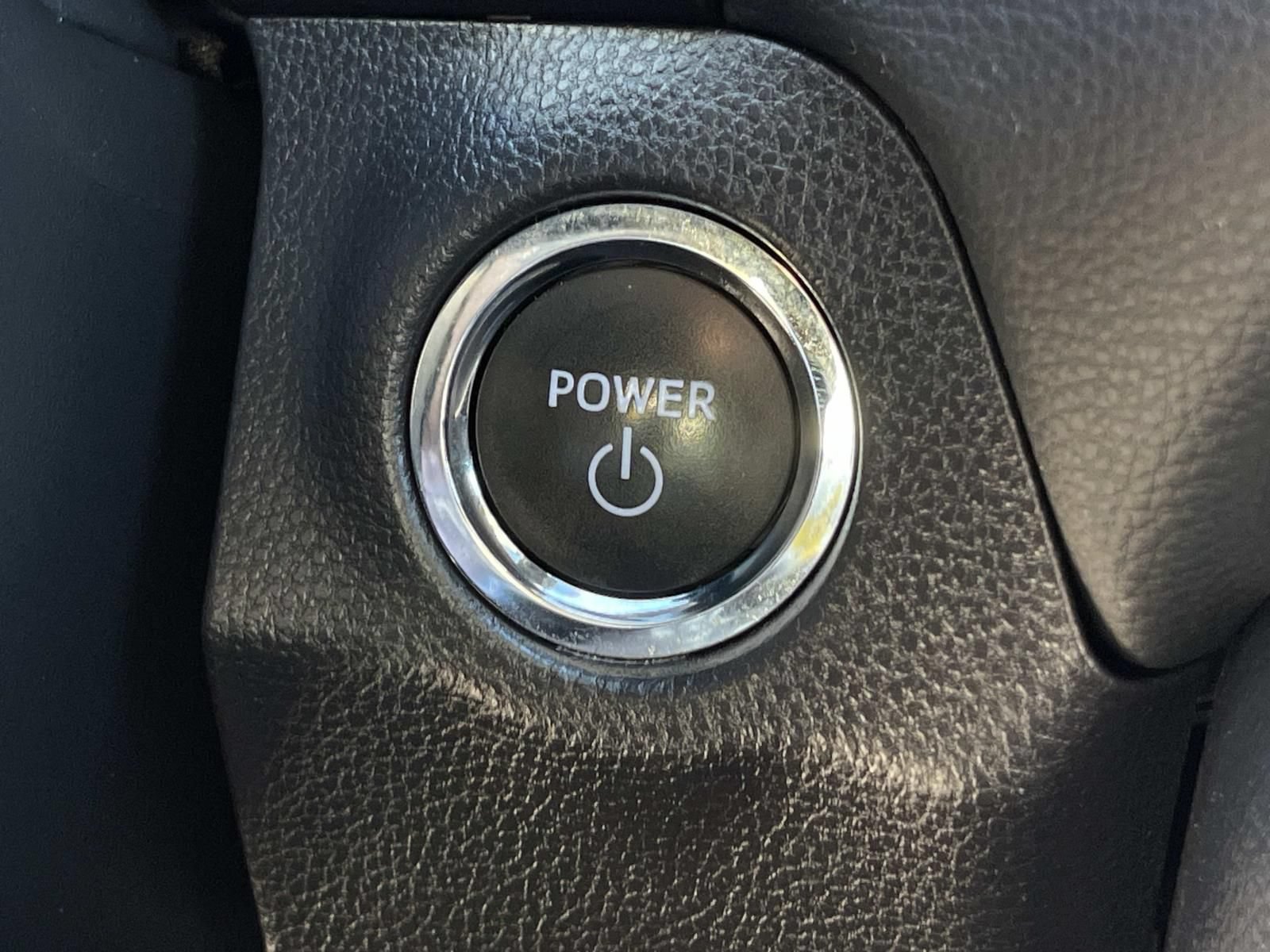 Used 2025 Toyota RAV4 XLE AWD/4WD image 21