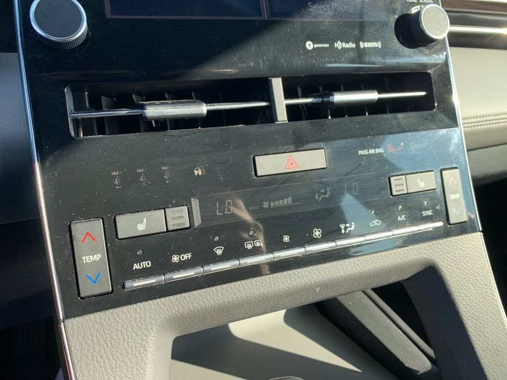 Used 2021 Toyota Avalon XLE w/ Moonroof Package FWD image 23