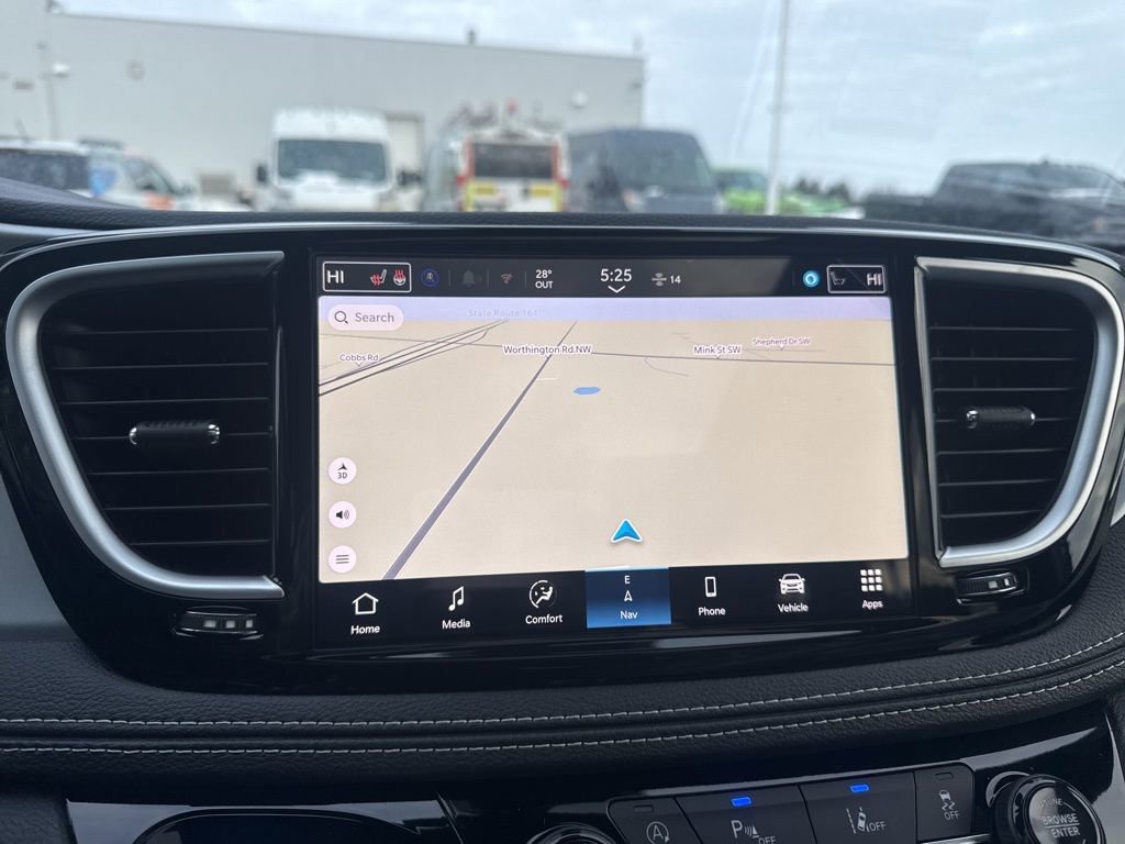 New 2026 Chrysler Pacifica Limited w/ S Appearance Package image 22