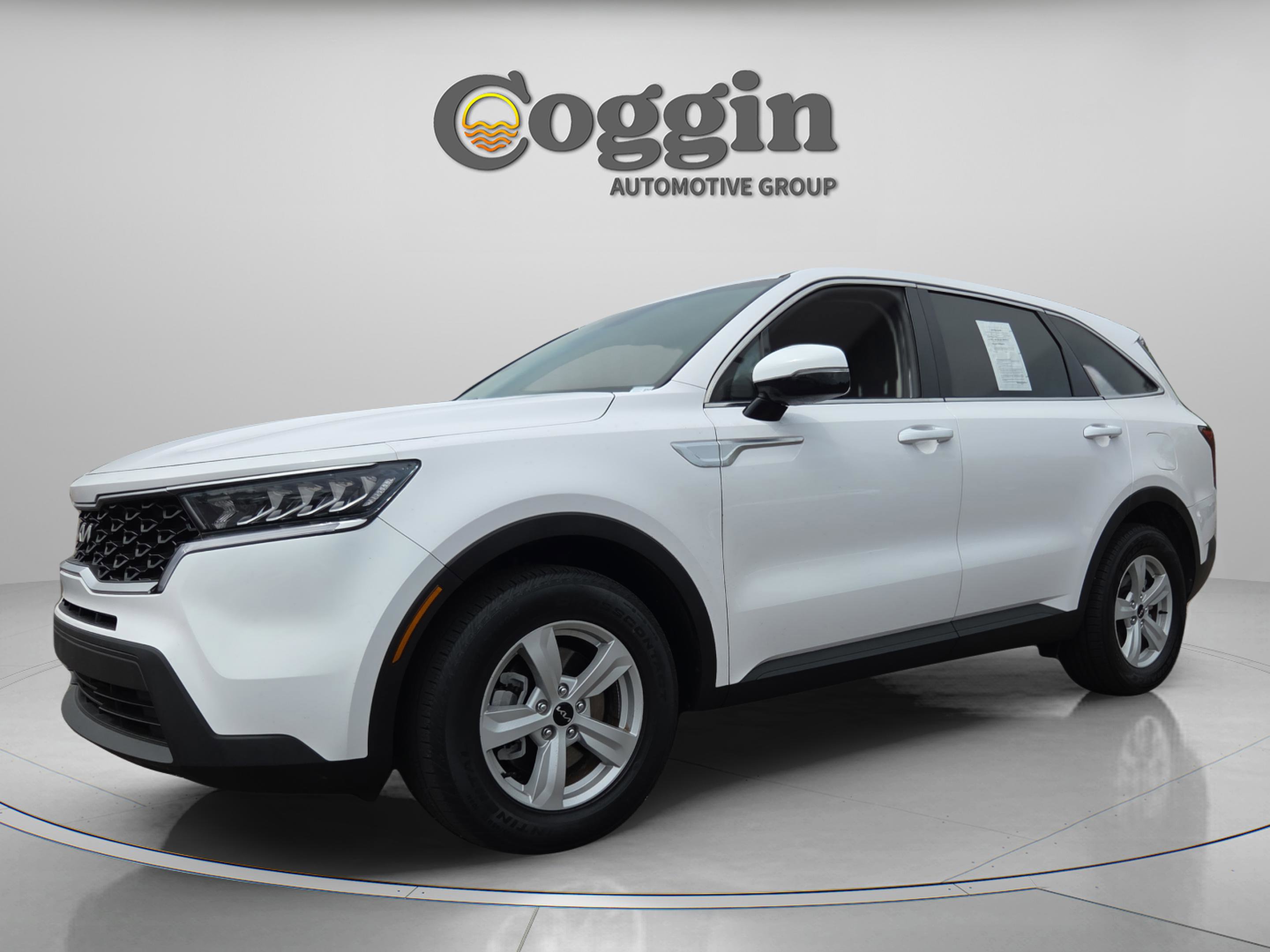 Used 2023 Kia Sorento LX image 1