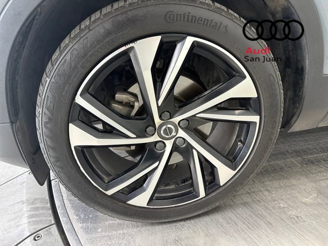 Used 2022 Volvo XC40 T4 R-Design w/ Advanced Package image 6