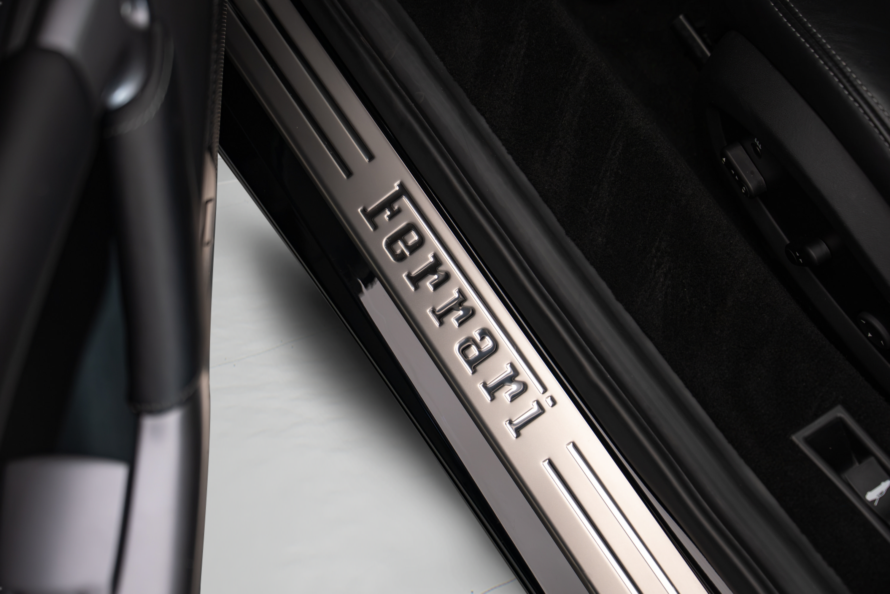 Used 2020 Ferrari F8 Tributo RWD image 11