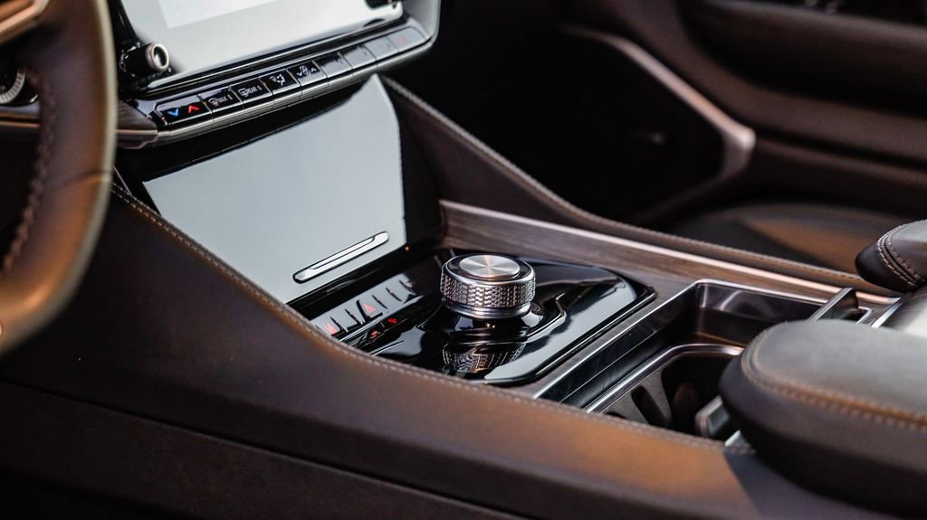 Certified 2024 Jeep Wagoneer L Series II w/ Flexible Seating Group image 21