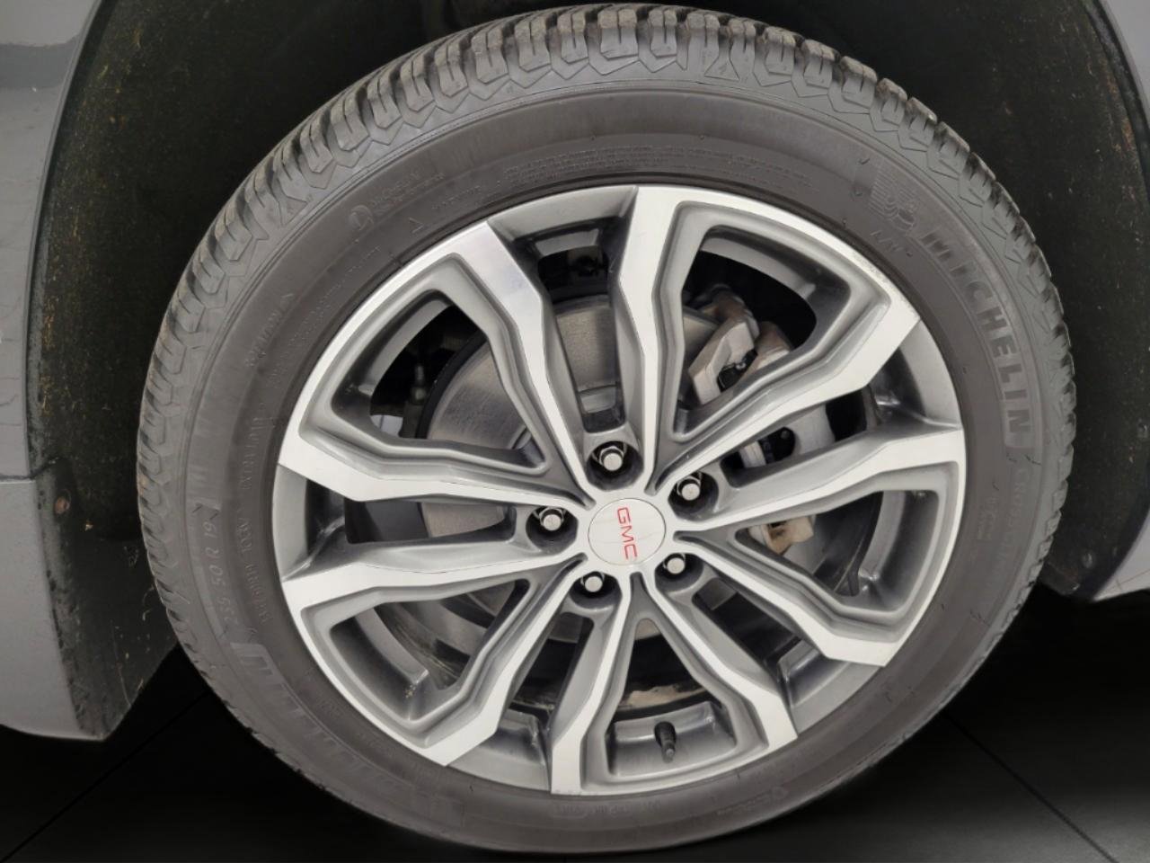 Used 2020 GMC Terrain Denali w/ Denali Premium Package AWD/4WD image 3