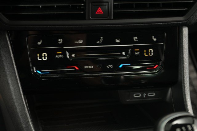 Used 2025 Volkswagen Jetta GLI Autobahn FWD image 40