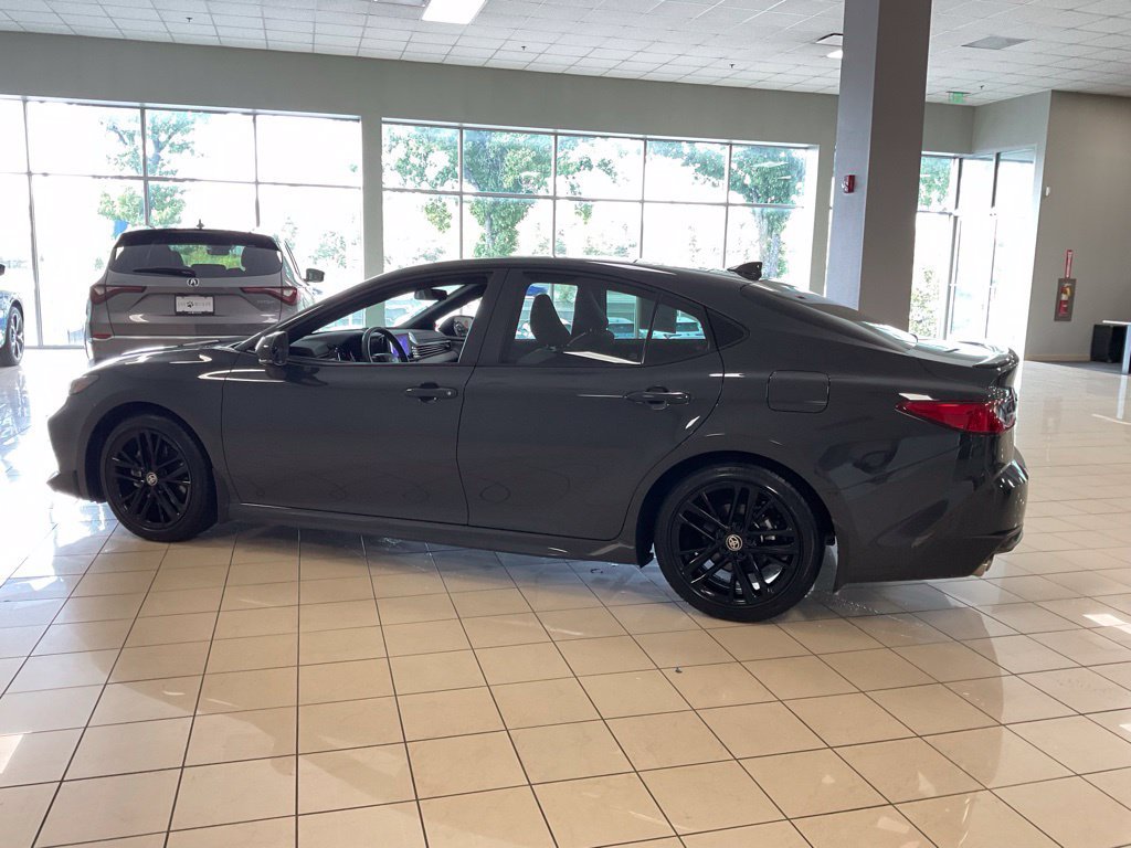 Used 2026 Toyota Camry SE FWD image 5