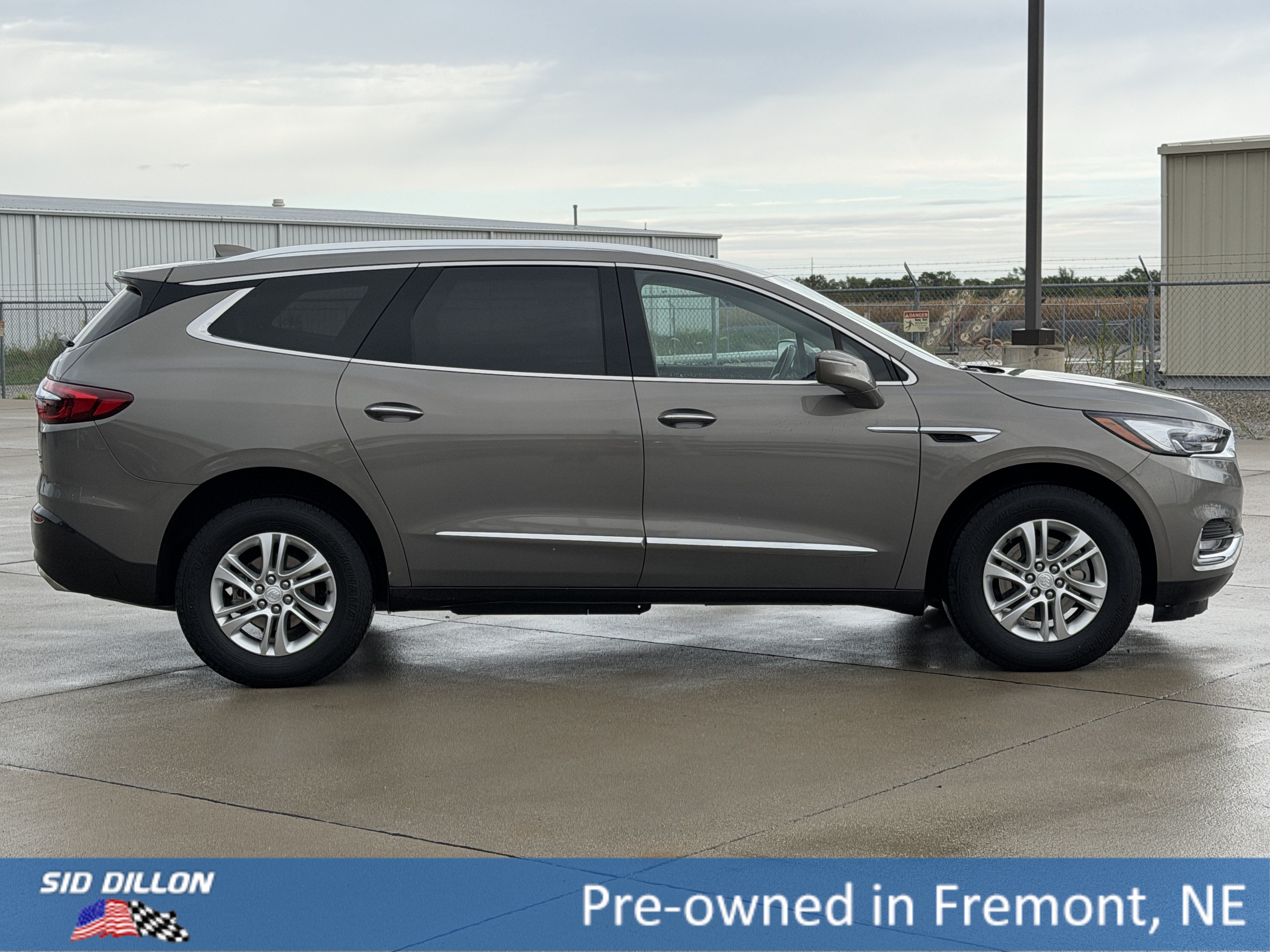 Certified 2019 Buick Enclave Essence AWD/4WD image 3