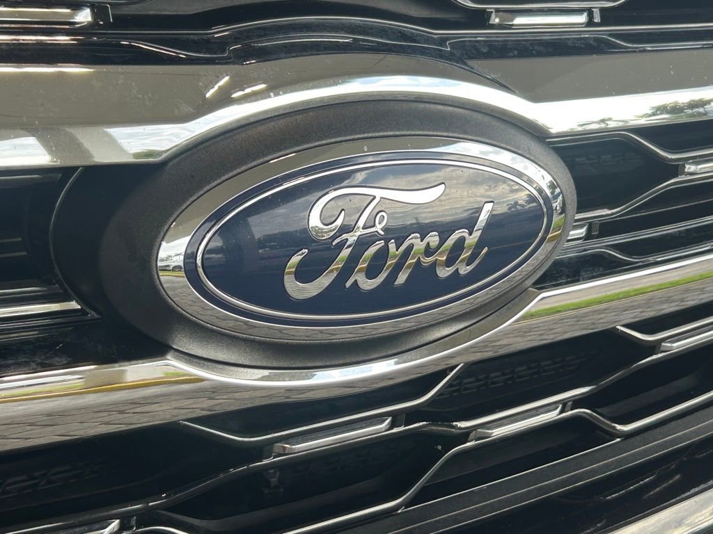 Used 2024 Ford Expedition Limited image 17