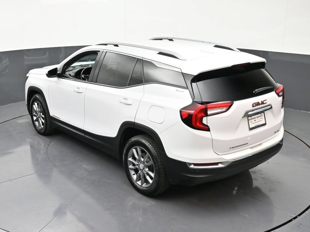 Used 2023 GMC Terrain SLT AWD/4WD image 18