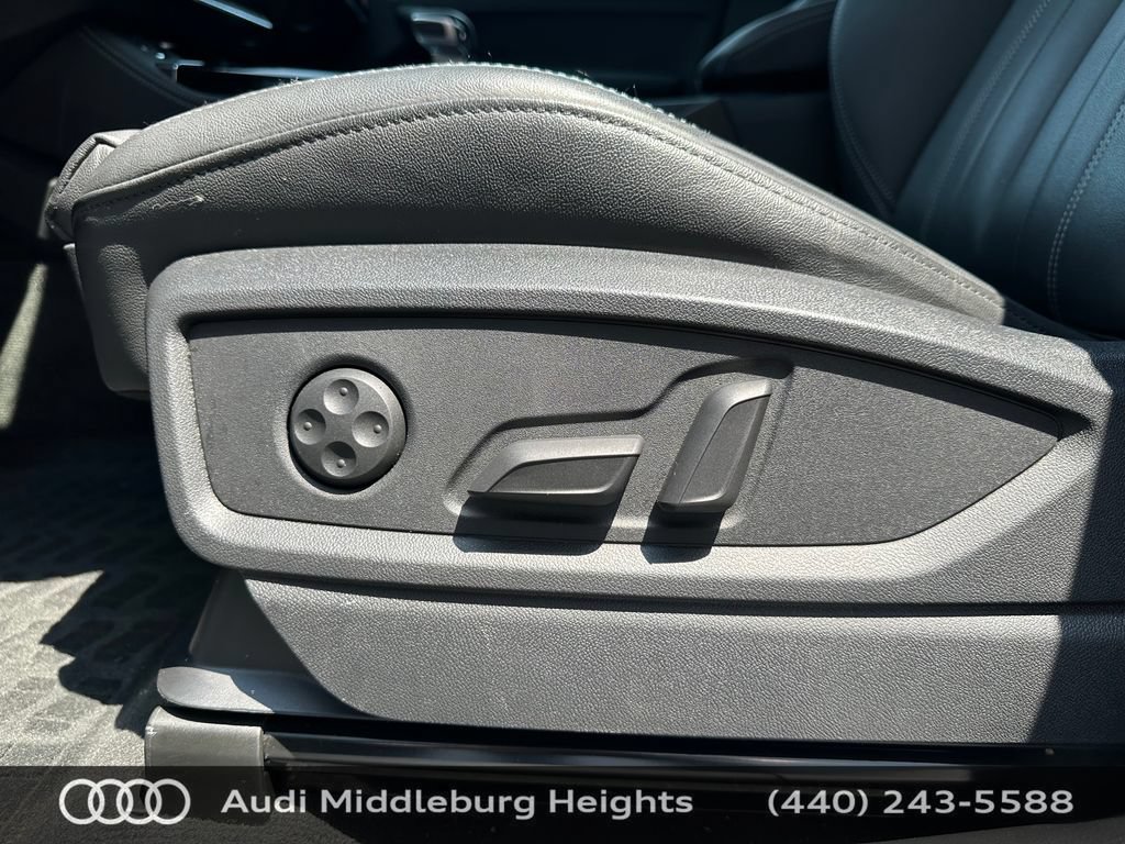 Used 2025 Audi Q5 e Premium Plus w/ Premium Plus Package AWD/4WD image 15