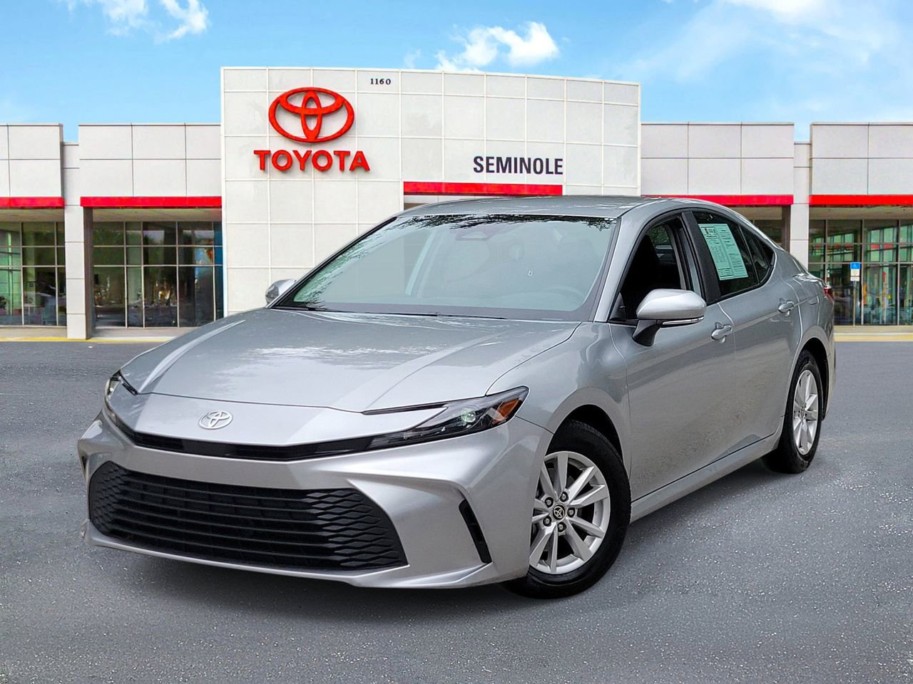 Used 2025 Toyota Camry LE FWD image 1