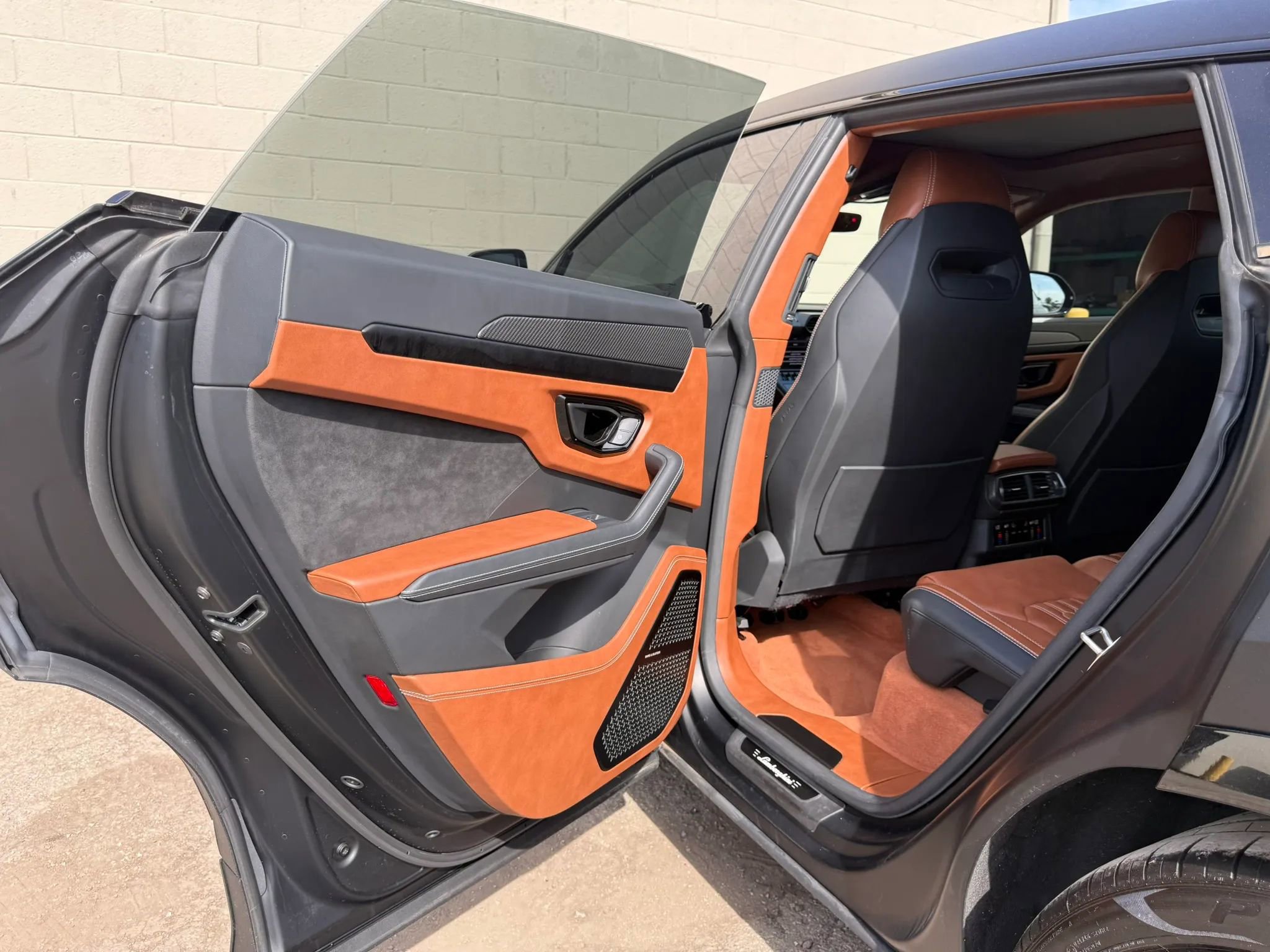 Used 2023 Lamborghini Urus S AWD/4WD image 45