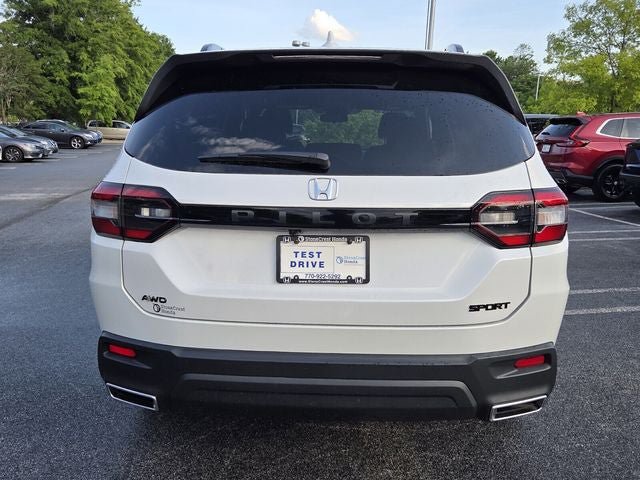 Used 2025 Honda Pilot Sport image 7