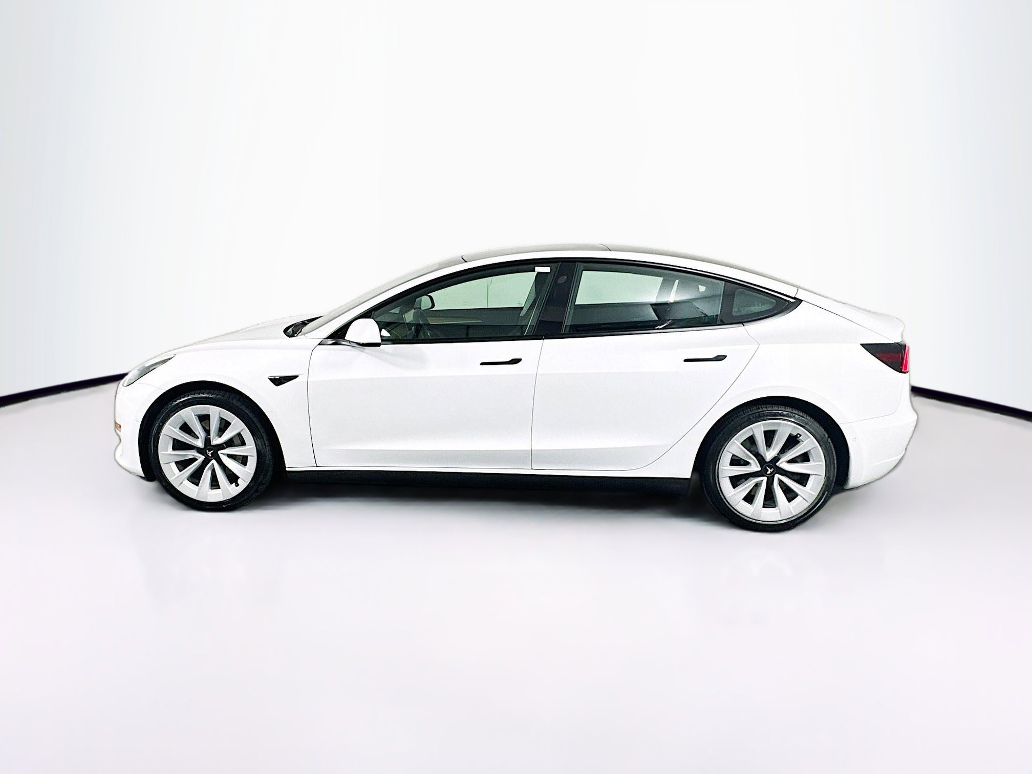 Used 2022 Tesla Model 3 image 4