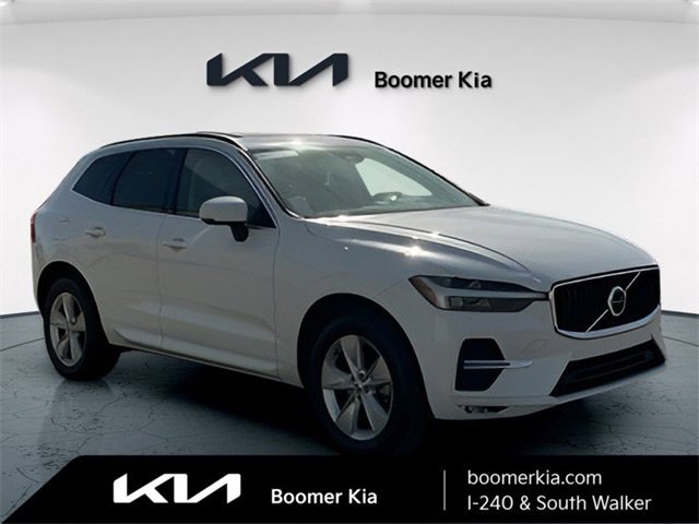 Used 2022 Volvo XC60 B5 Momentum image 3