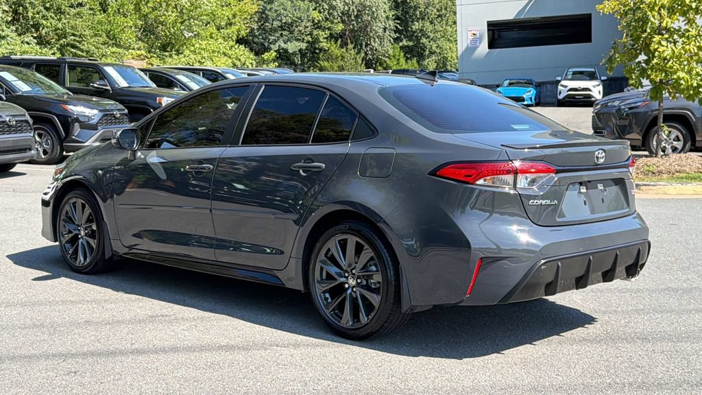 Used 2025 Toyota Corolla SE FWD image 3