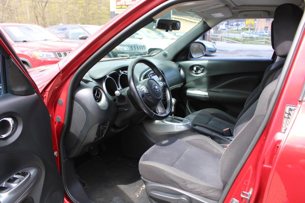Used 2011 Nissan Juke SV w/ Interior Illumination Pkg image 24