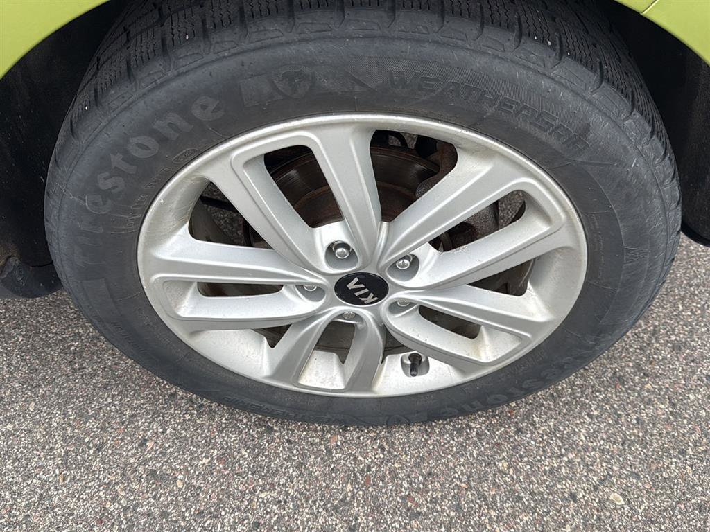 Used 2017 Kia Soul + FWD image 12