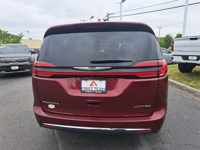 Used 2022 Chrysler Pacifica Limited FWD image 9