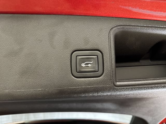 Used 2023 GMC Terrain SLT w/ LPO, Floor Liner Package FWD image 25