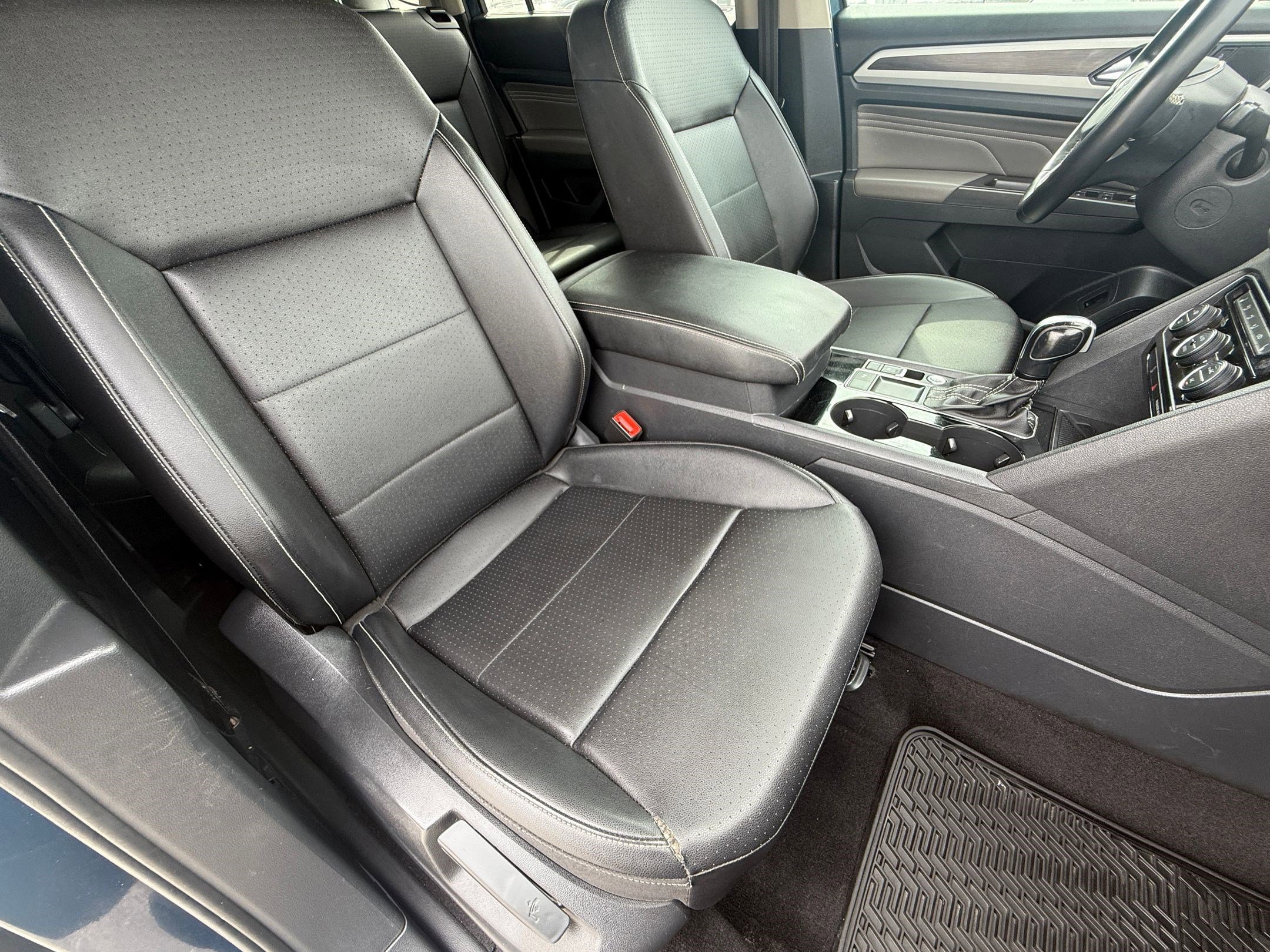 Used 2023 Volkswagen Atlas SE w/ Black Wheel Package FWD image 19