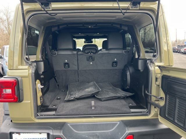 Used 2025 Jeep Wrangler Unlimited Rubicon w/ XTREMEE 35" Tire Package image 24