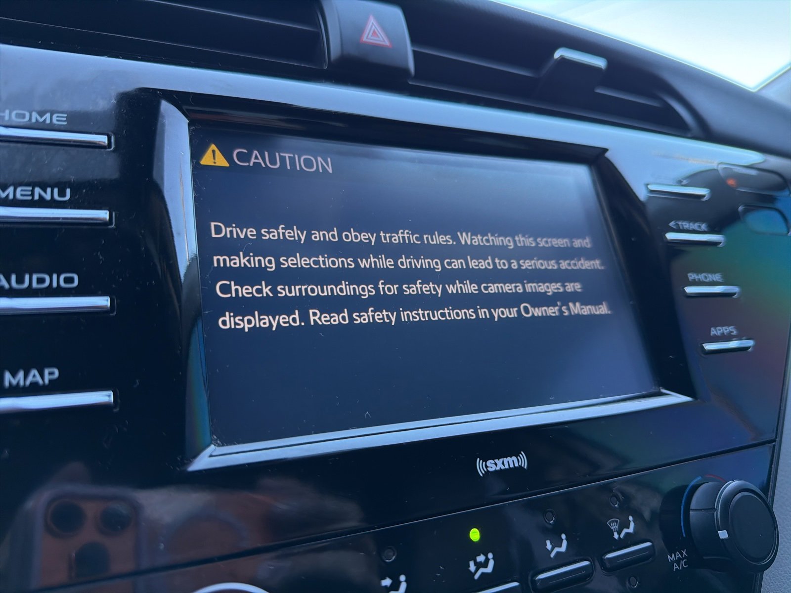 Used 2020 Toyota Camry LE image 28