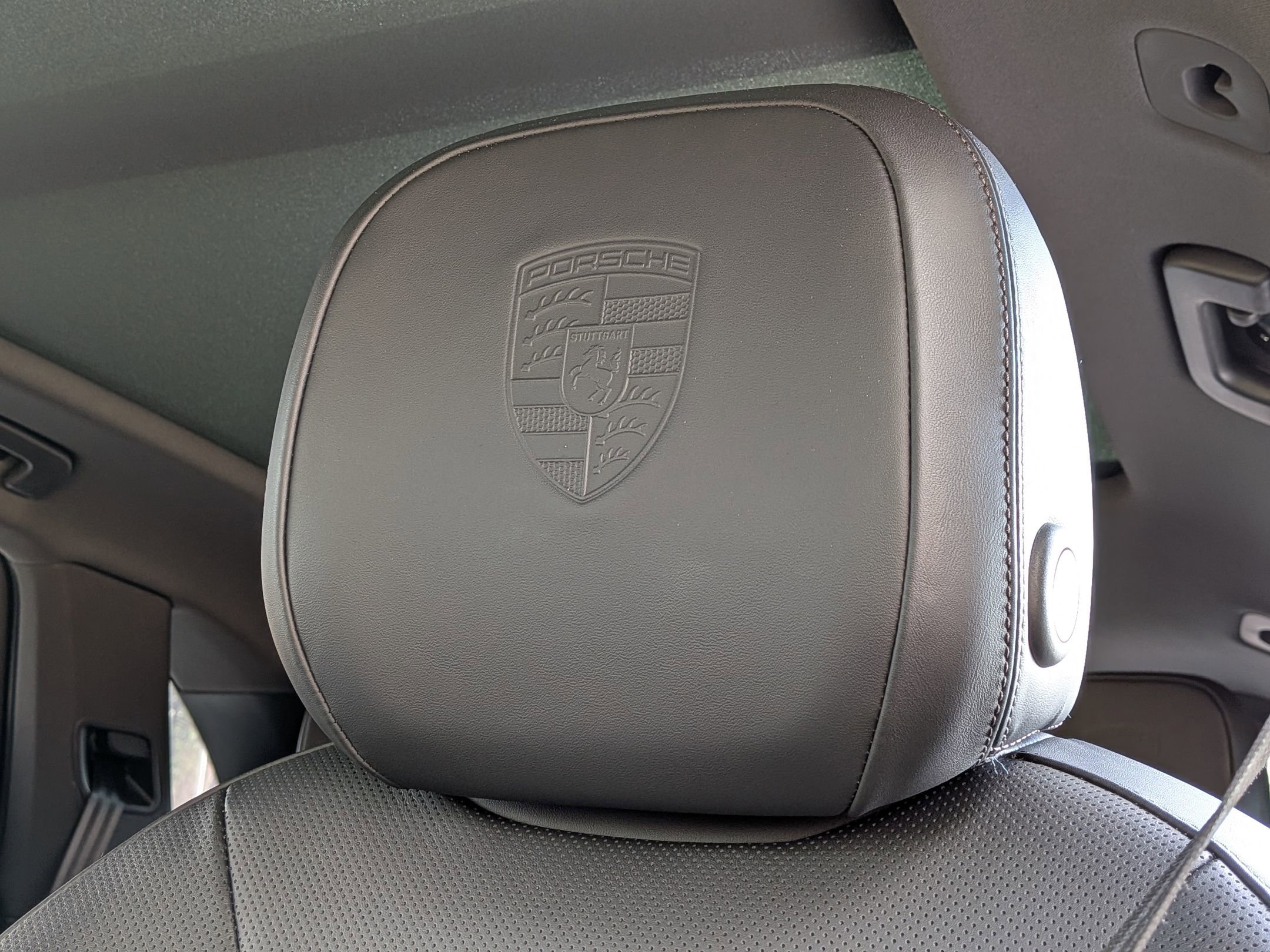 Used 2025 Porsche Cayenne GTS AWD/4WD image 16