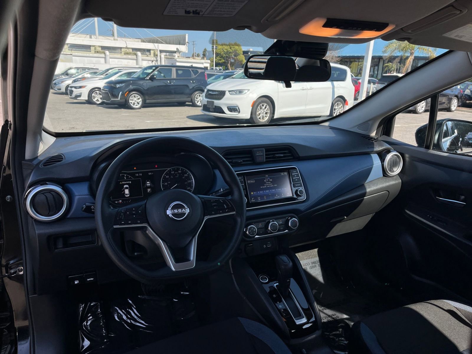 Used 2025 Nissan Versa SV FWD image 33
