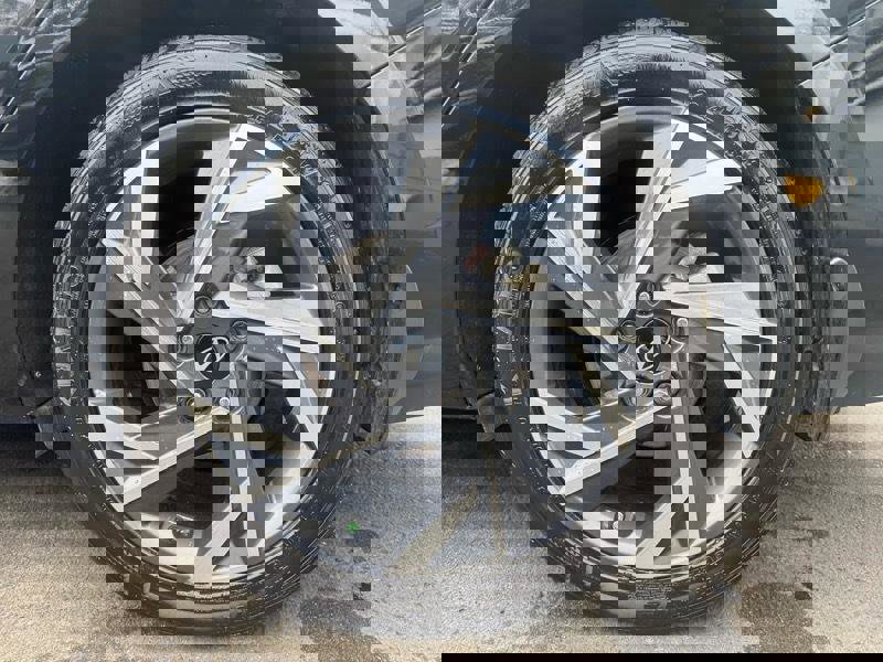 Used 2025 Hyundai Elantra Sport image 26