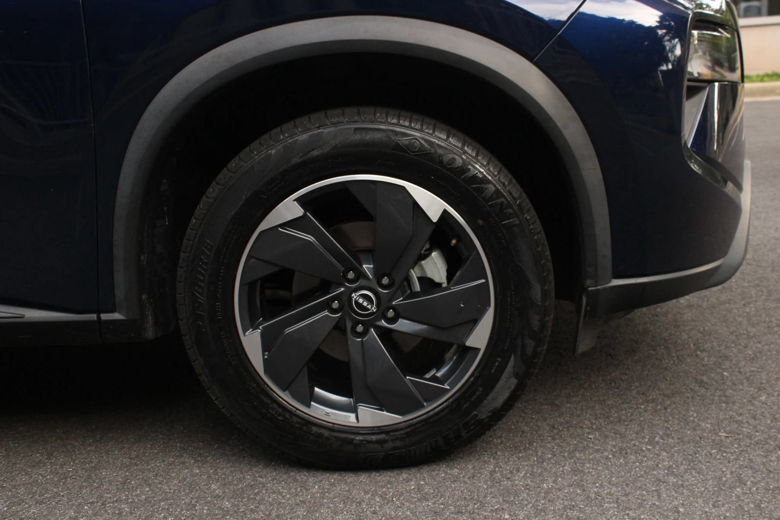 Used 2024 Nissan Rogue SV AWD/4WD image 4