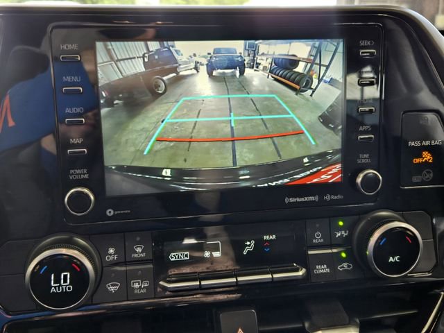 Used 2021 Toyota Highlander LE image 20