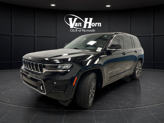 Used 2025 Jeep Grand Cherokee Overland AWD/4WD image 3