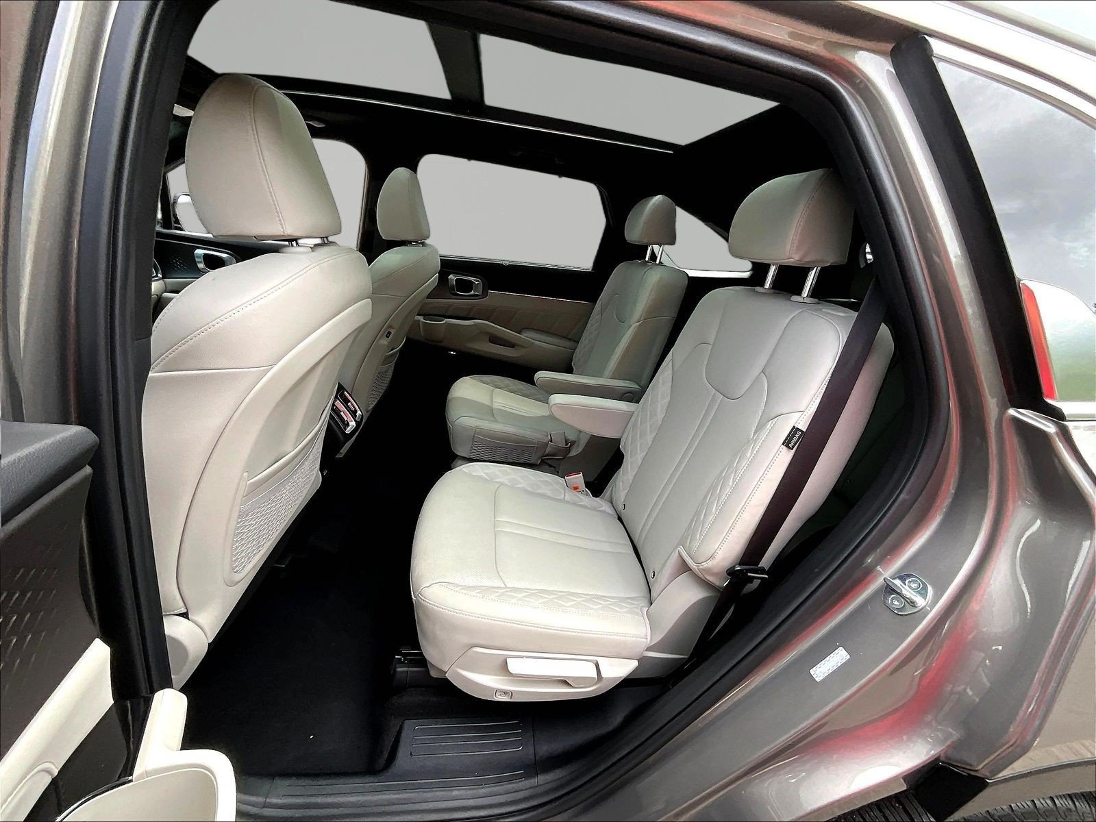 Certified 2025 Kia Sorento SX Prestige AWD/4WD image 22