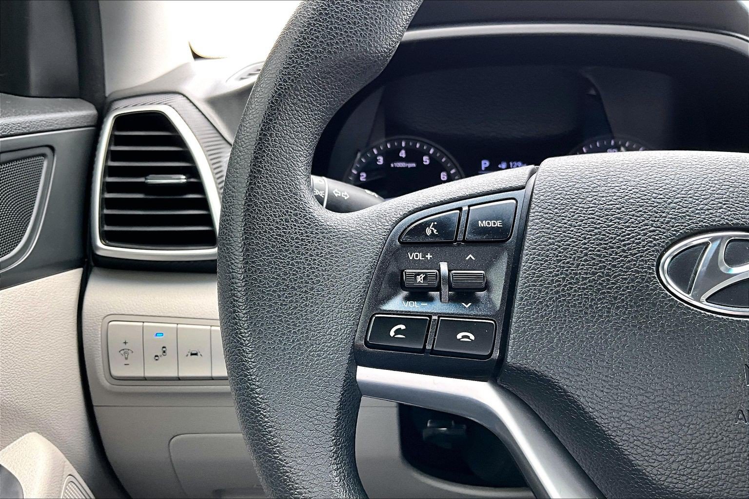 Used 2020 Hyundai Tucson Value FWD image 19