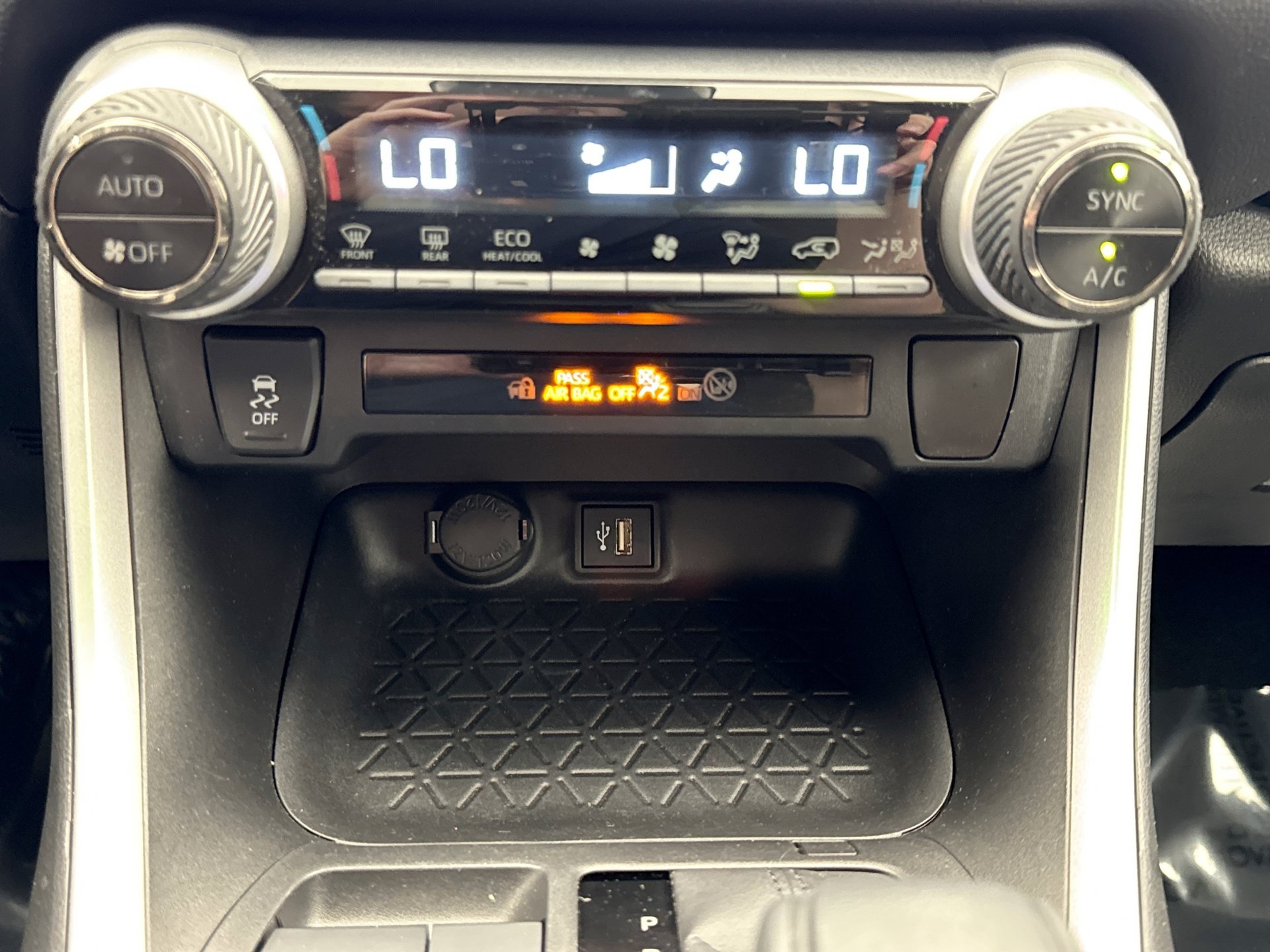 Used 2023 Toyota RAV4 AWD Hybrid image 15