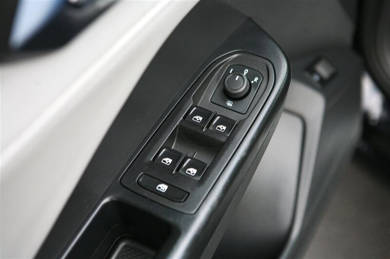 Used 2023 Volkswagen Taos SE AWD/4WD image 9