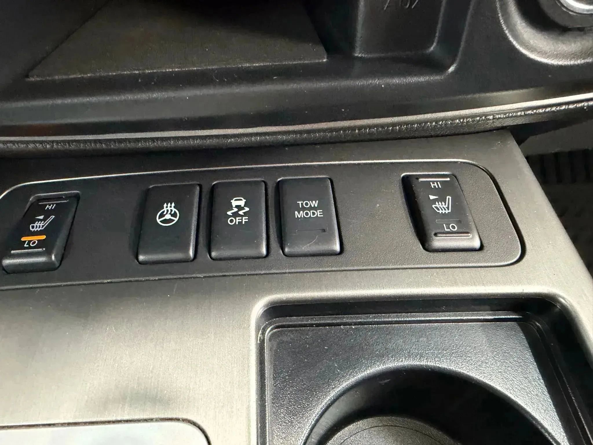 Used 2012 Nissan Armada Platinum AWD/4WD image 16