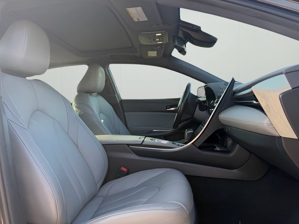 Used 2020 Toyota Avalon XLE w/ Moonroof Package FWD image 11