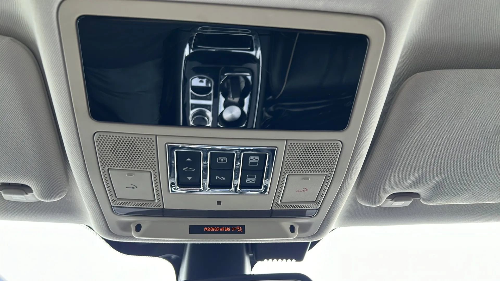 Used 2016 Jaguar XJ Supercharged image 24