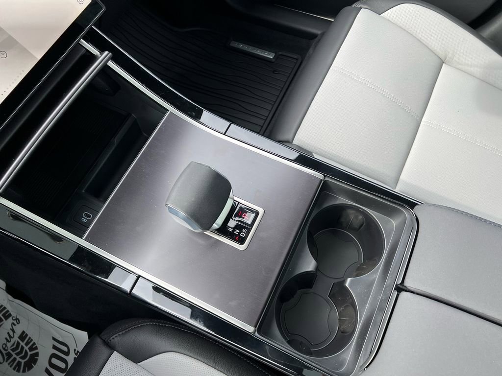 New 2026 Land Rover Range Rover Velar Dynamic SE image 19