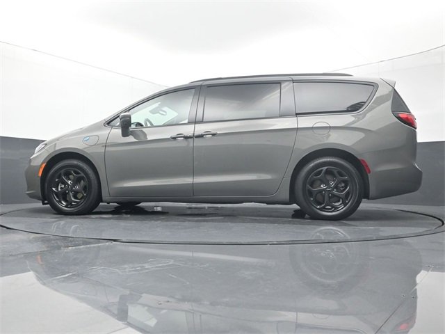 Used 2021 Chrysler Pacifica Touring-L w/ S Appearance Package image 9
